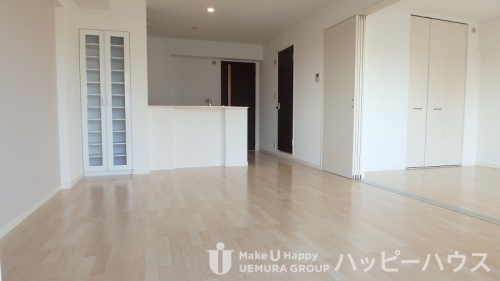 居室・リビング　別部屋の写真になります。現状を優先とします。