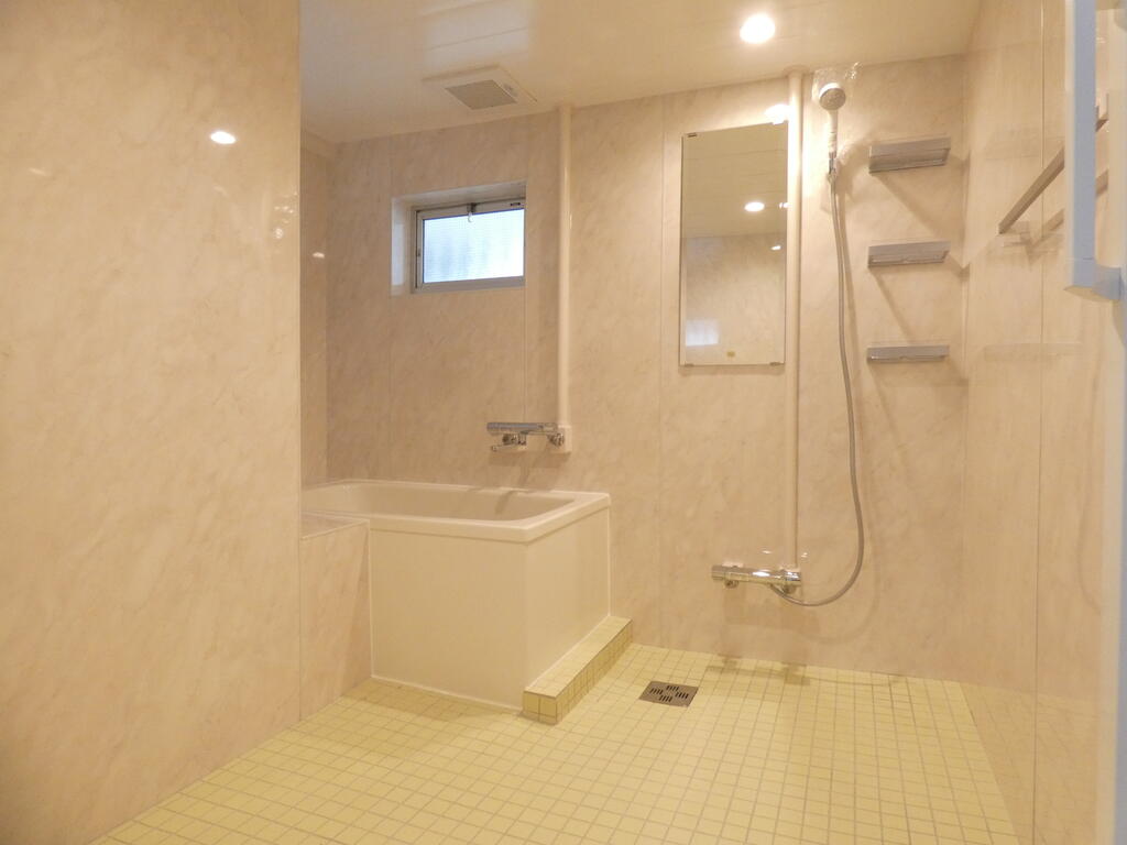 バス・シャワールーム　バス