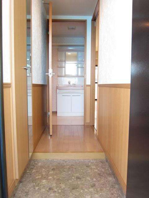 玄関　物件の画像6