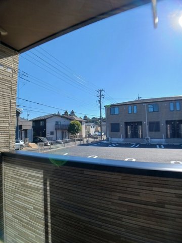 バルコニー　暖かな日差しのふりそそぐバルコニー