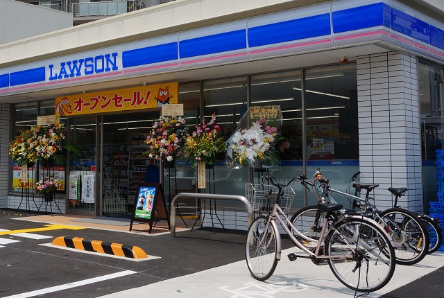 コンビニ　ローソン（コンビニ）まで299m