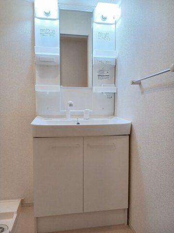 洗面設備　使いやすい洗面所です