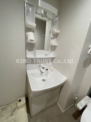 洗面設備　使いやすい独立洗面台です