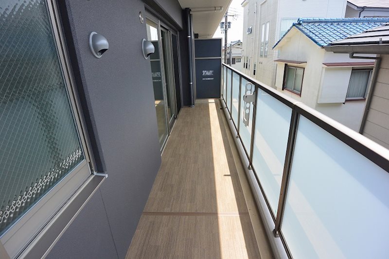 バルコニー　ベランダで気持ちよく洗濯物を乾かしましょう