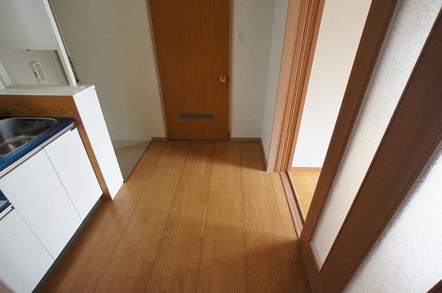 居室・リビング　￣コーポヤジマ￣