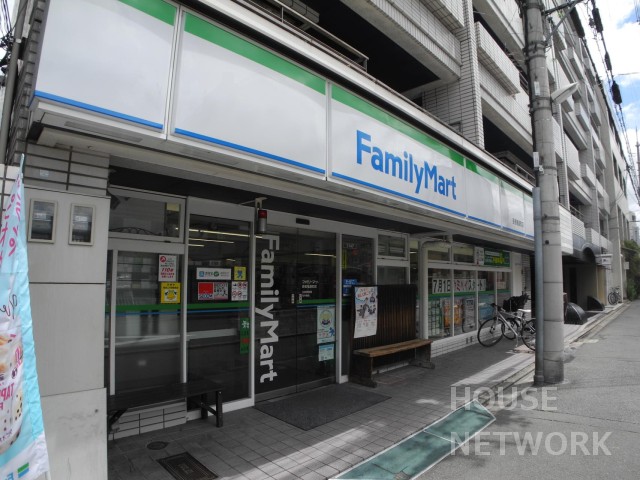 コンビニ　ファミリーマート長者亀屋町店（コンビニ）まで121m