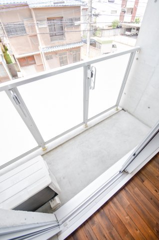バルコニー　明るいバルコニーです