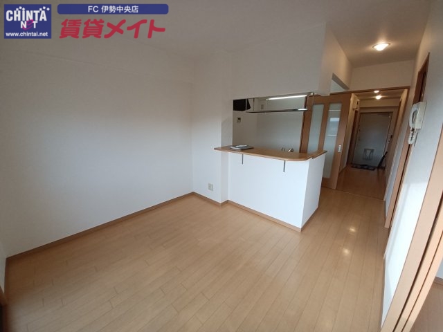 居室・リビング　同物件別室画像