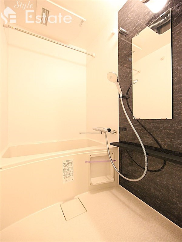 バス・シャワールーム　バスルーム