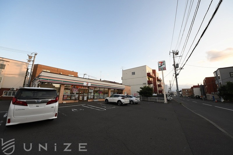 コンビニ　セブンイレブン札幌美園5条店（コンビニ）まで368m
