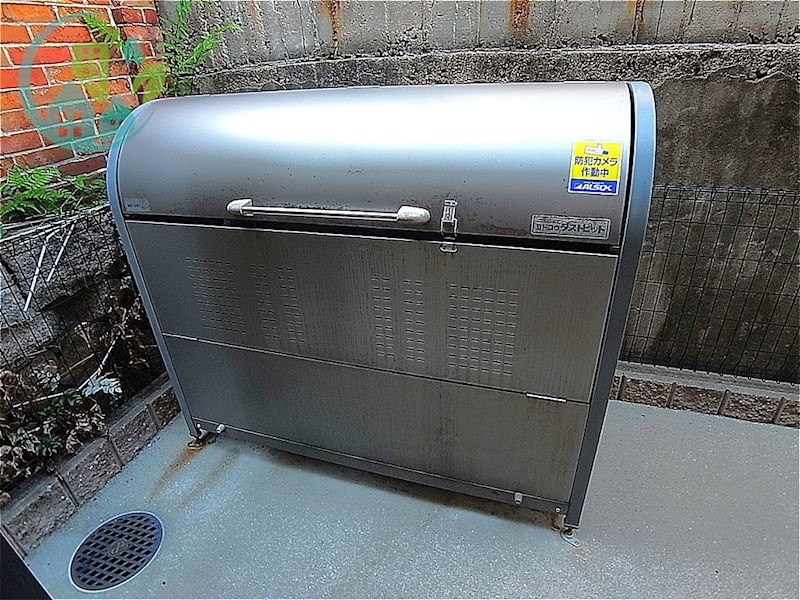 エントランス　レオパレスアクアブルー青谷（家具・家電付、仲介手数料不要）