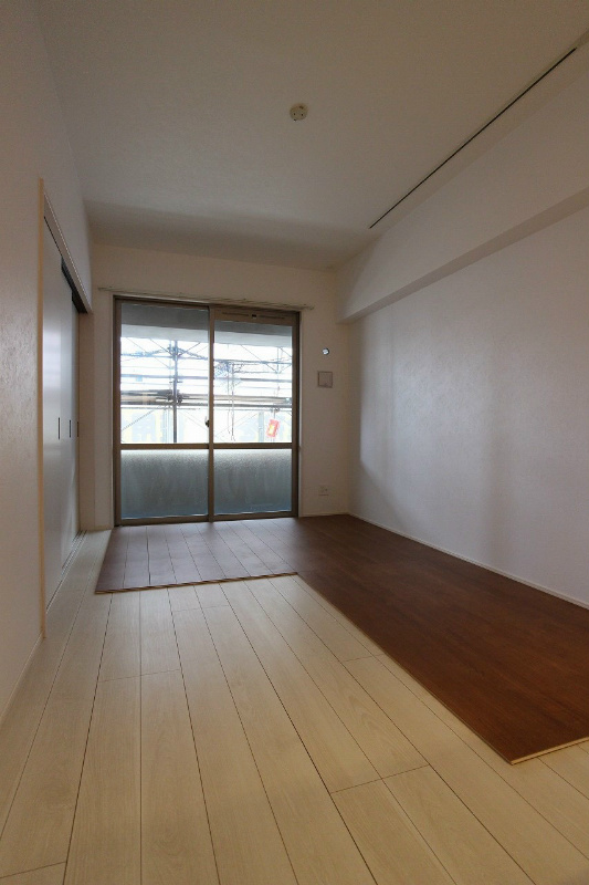 居室・リビング　広々としたリビング