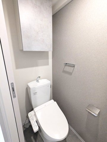 トイレ　温水洗浄便座