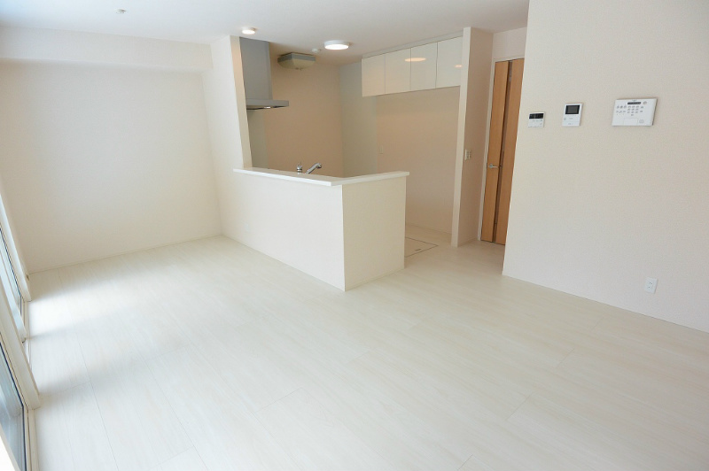 居室・リビング　フローリング仕上げ