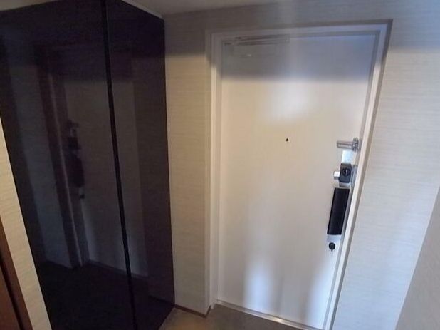 玄関　※別号室参考写真