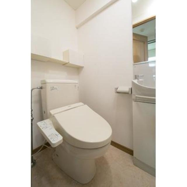 トイレ　※写真は同タイプ住戸です。