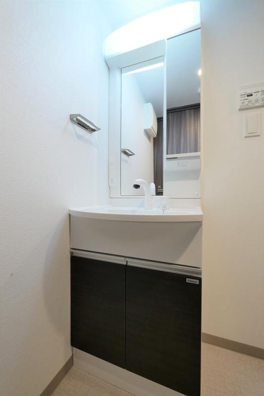 洗面設備　忙しい朝には欠かせない洗面所です。