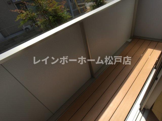 バルコニー　外からの目が気にならないバルコニーで洗濯物が干せます