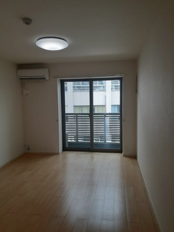 居室・リビング　物件の内装です