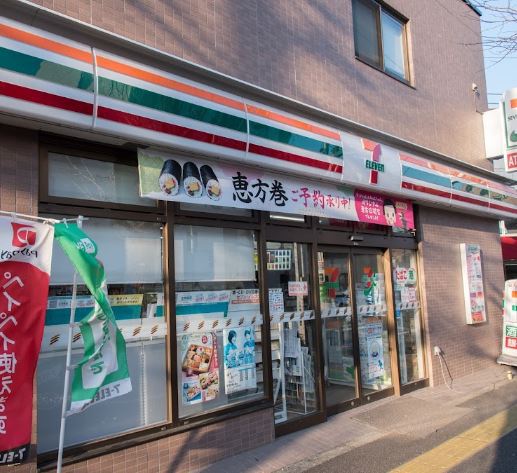 コンビニ　セブン－イレブン世田谷桜小前店（コンビニ）まで464m