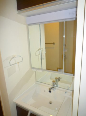 洗面設備　★三面鏡タイプの独立洗面台★