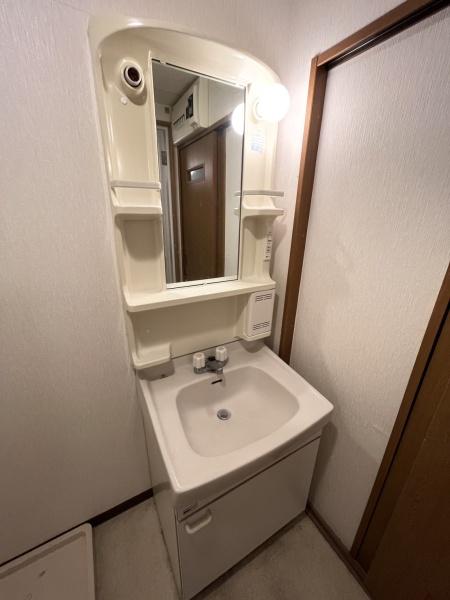 洗面設備　清潔感のある洗面台です☆