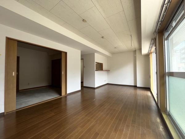 居室・リビング　明るいリビングダイニング！