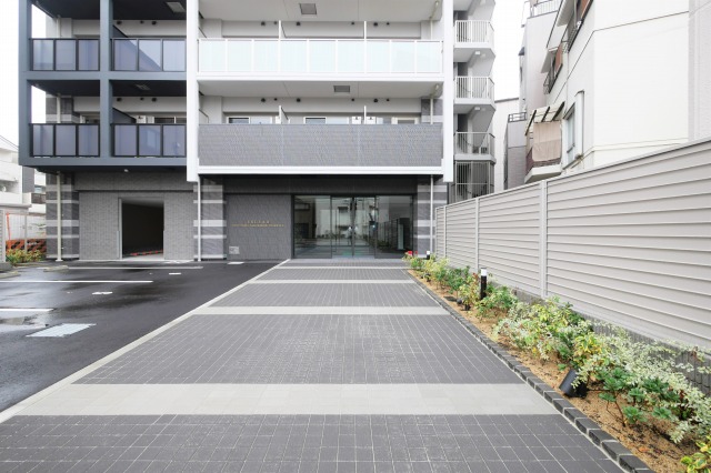 エントランス　ゆとりのあるエントランスです