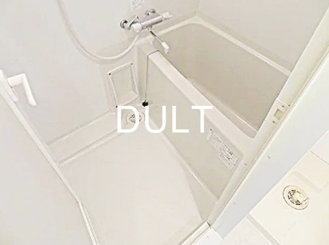 バス・シャワールーム　バスルームです。