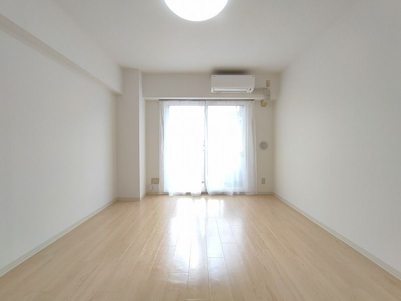 居室・リビング　別号室参考写真