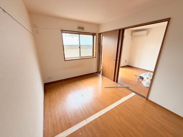 居室・リビング　どんな家具でも合わせやすいですよ。