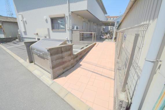 エントランス　綺麗なエントランスです。