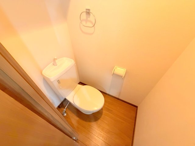 トイレ　清潔感のあるトイレは、誰もがリラックスできる空間です。