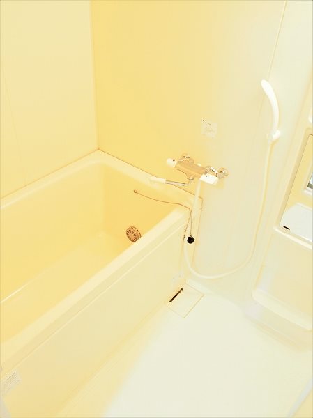 バス・シャワールーム　お風呂は人気の追い焚き機能付き