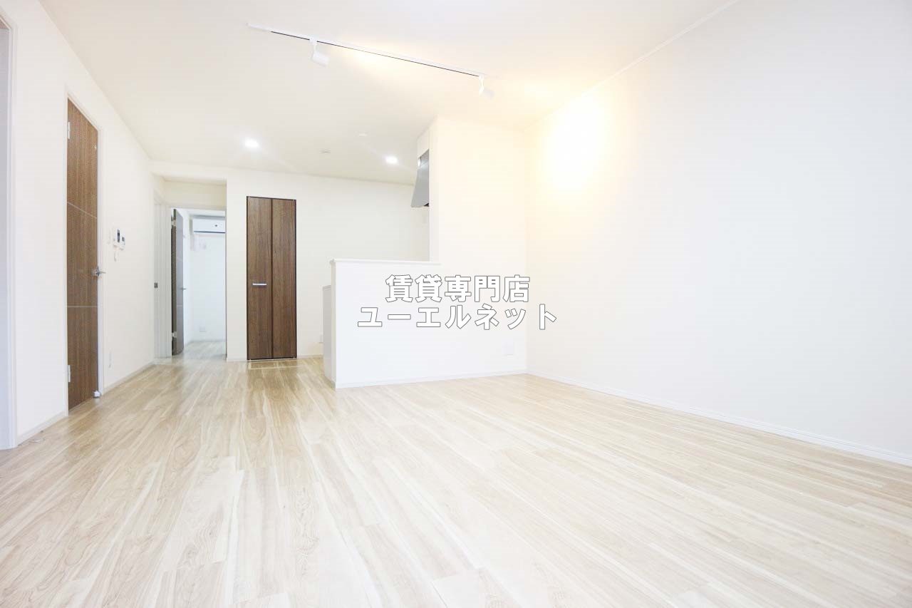 居室・リビング　ゆったりとくつろげる、落ち着きのある居室空間です