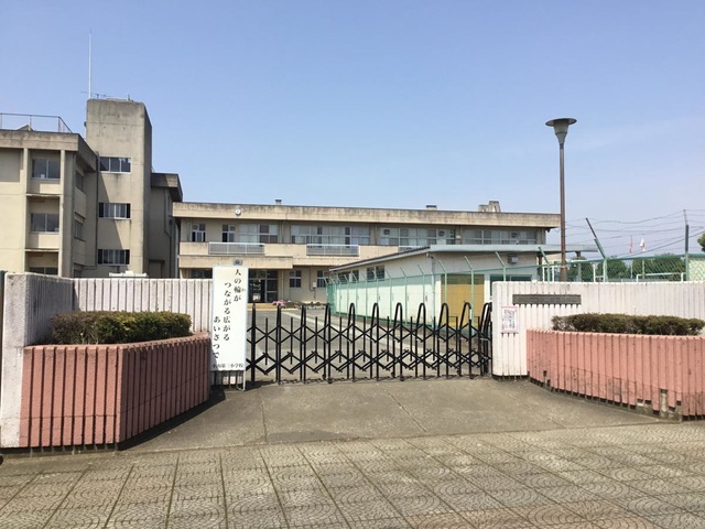 小学校　小山市立小山第三小学校（小学校）まで839m