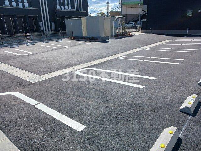 駐車場　車をお持ちの方に嬉しい駐車場付きの物件です