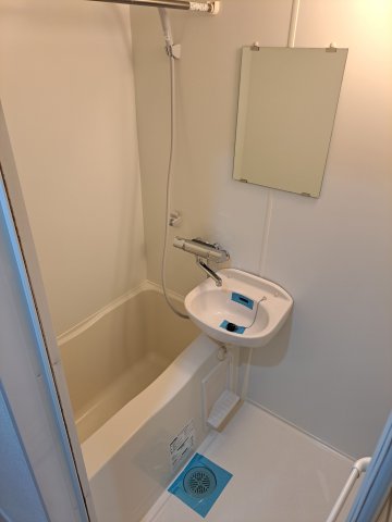 バス・シャワールーム　ゆっくり温まれますよ