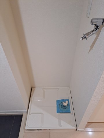 その他　室内洗濯機置場です