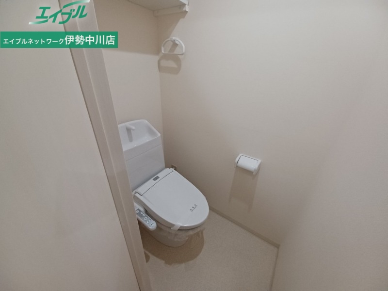 トイレ　同型参考写真