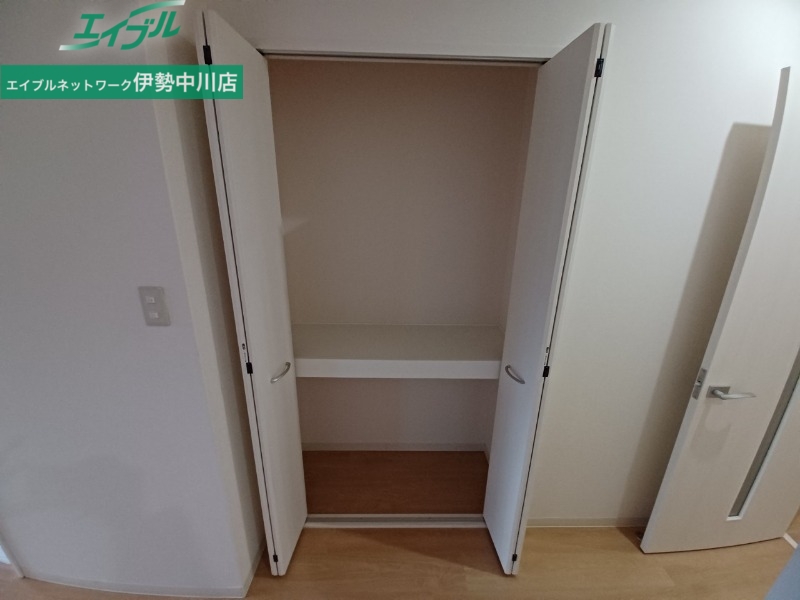 収納　同型参考写真
