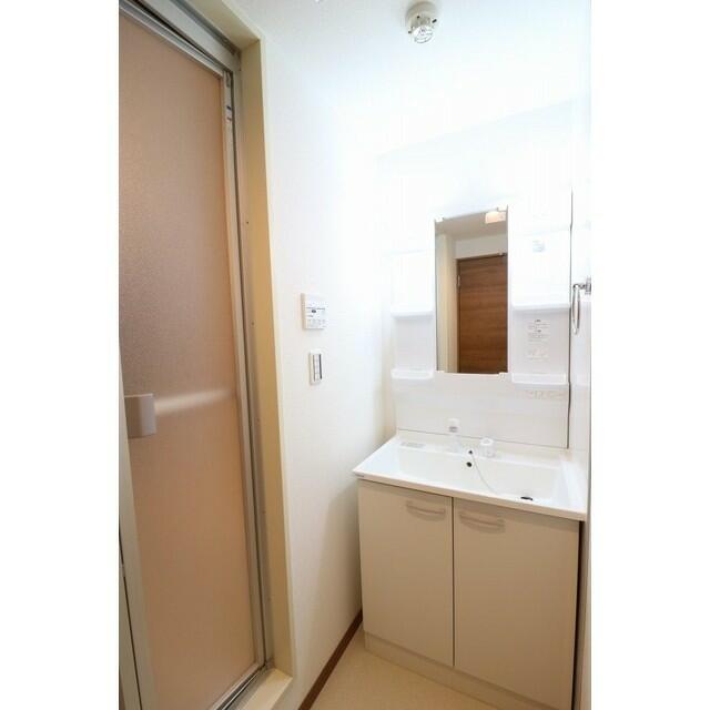洗面設備　※他のお部屋の参考写真です
