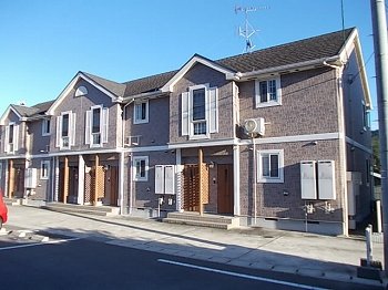 建物外観　落ち着いた雰囲気の外観です