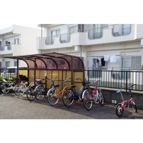建物外観　駐輪場