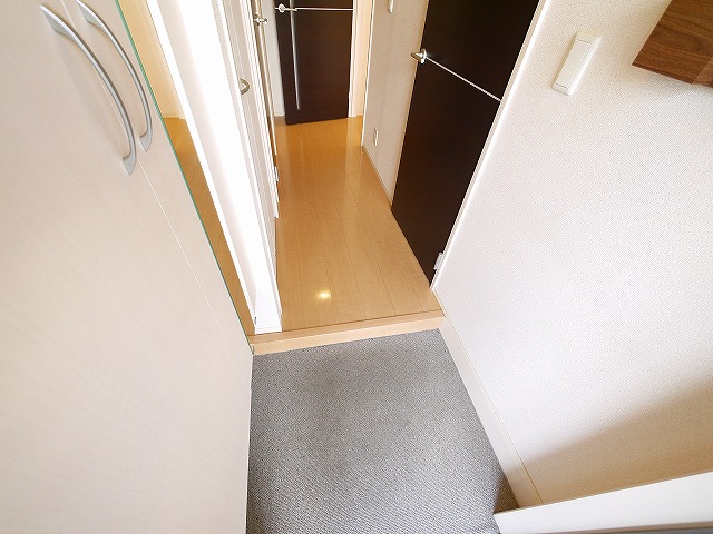 玄関　収納もある玄関です
