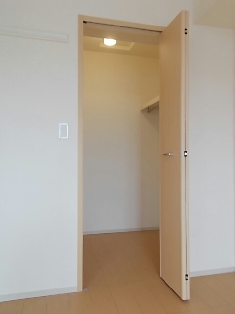 収納　※写真は別号室のものですので現状優先とさせていただきます