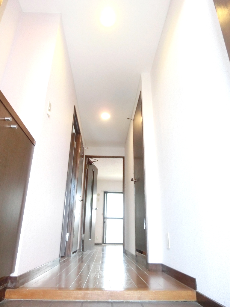玄関　※別部屋参考写真☆玄関から☆