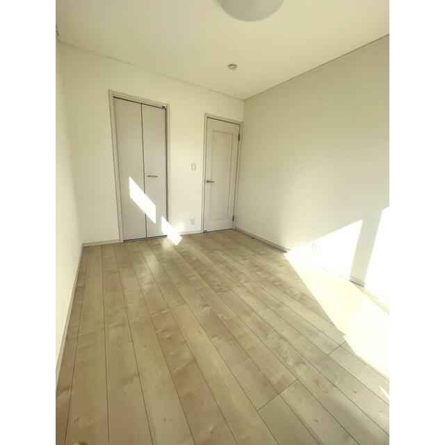 その他部屋・スペース　あたたかな陽ざしが差し込む２階居室です
