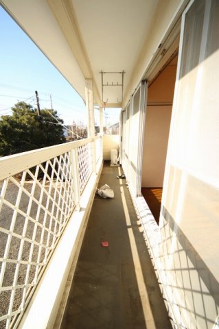 バルコニー　外からの目が気にならないバルコニーで洗濯物が干せます