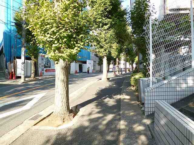 コンビニ　ファミリーマートリコス川崎宮前平店（コンビニ）まで125m